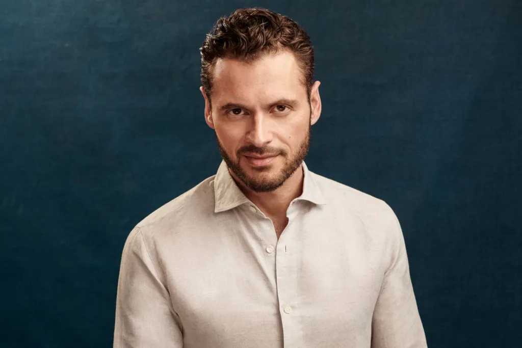 Picture of Adan Canto